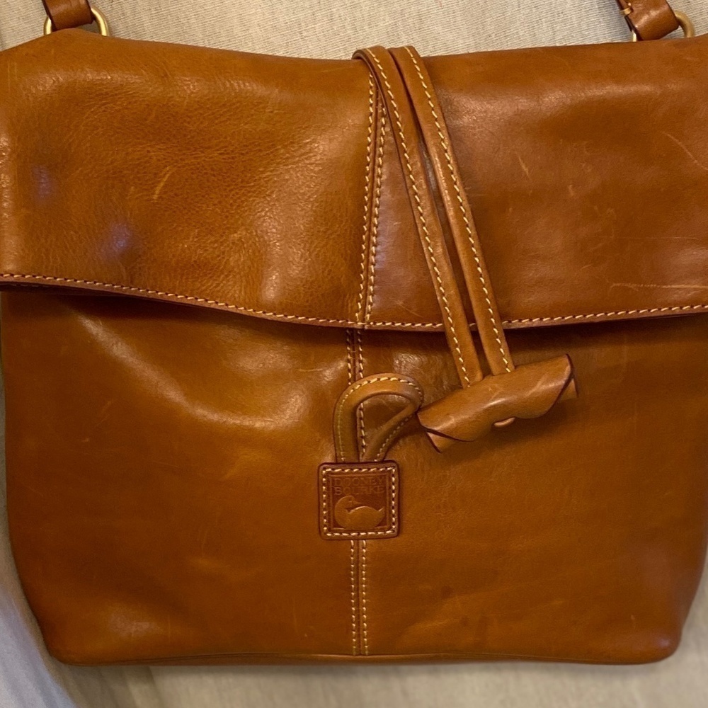 Dooney & Bourke Florentine Toggle Crossbody with COA EUC - Picture 12 of 14